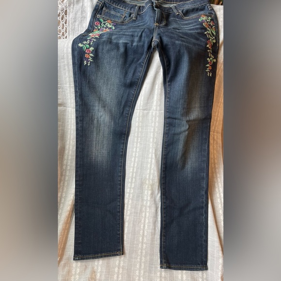 Driftwood Embroidered Jeans - Picture 13 of 14
